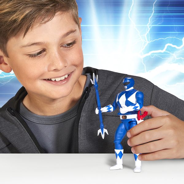 Mighty Morphin Power Rangers Auto-Morphin Blue Ranger figure, press lever to morph Billy into the Blue Ranger, ages 4+