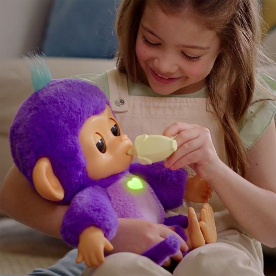 Fingerlings Care ‘n’ Cuddles Interactive Baby Monkey-3191